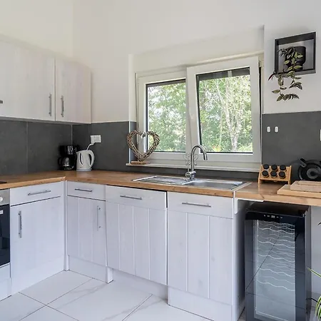 3 Bedroom Pet Friendly In Prázdninový dům Barban