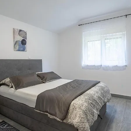 Prázdninový dům 3 Bedroom Pet Friendly In *